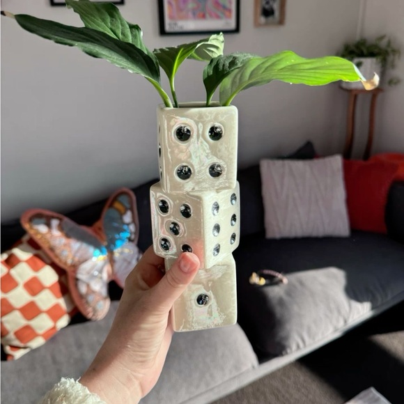 Unique Dice-Inspired Ceramic Vase - Picture 1 of 1